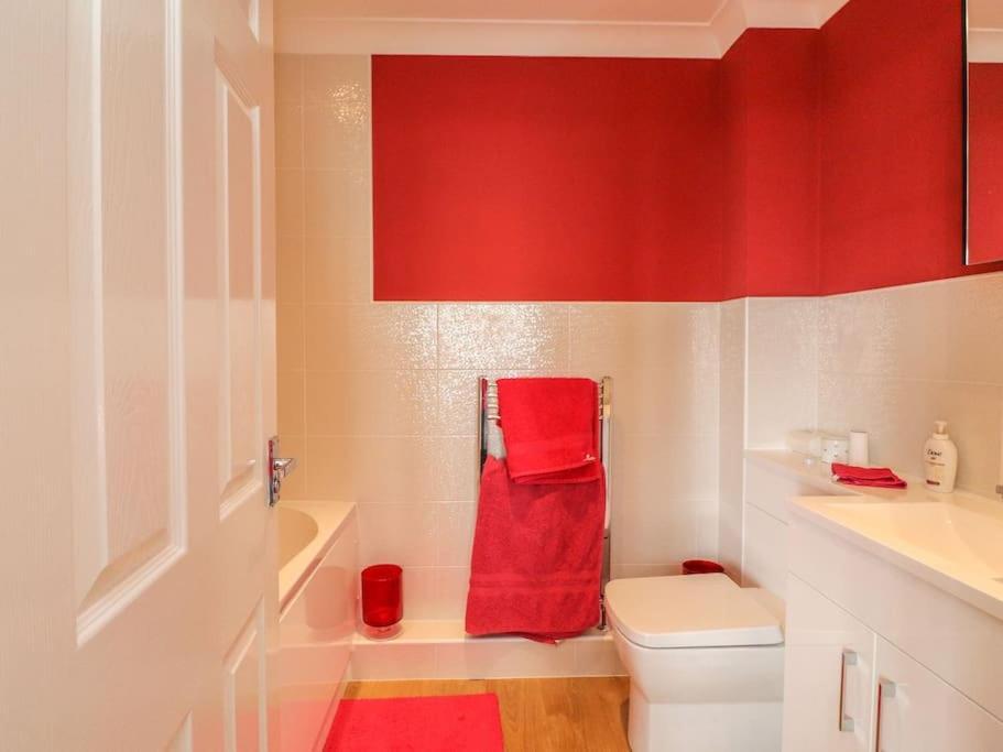 Stunning Seaviews - Beach House - Jacuzzi Bath Tub Littlestone-on-Sea Exterior photo